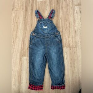 Oshkosh B'gosh Bottoms Girls Buffalo Plaid And Heart Overalls
SIZE 4T